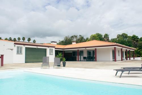 Chalé d'Angra Guest House