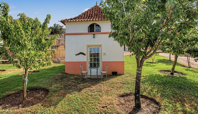 Chalet 'The Dovecote' with Shared Pool, Shared Garden and Wi-Fi