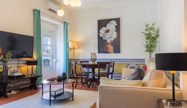 Charming Chiado 2BDR W/Balcony by LovelyStay