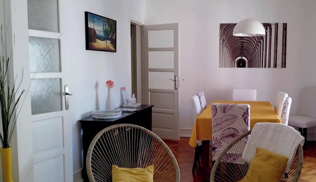 Charming Family Apartment II