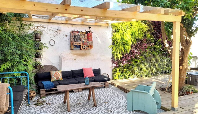 Charming Mouraria Apartment with Private Terrace in Lisbon in Lisboa