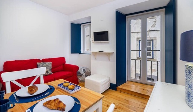 Charming Studio Steps from Martim Moniz in Lisboa