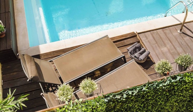 Chiado Gem: Private Pool & Patio Retreat in Lisbon