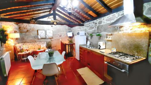Comfortable house in Lindoso, stunning mountain view