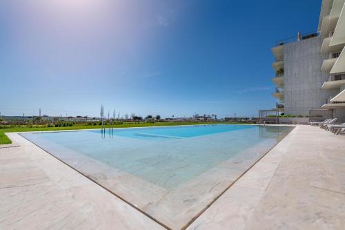 Cond Bayline - Pota - Pool - Gym - SPA - BY BEDZY in Armação de Pêra