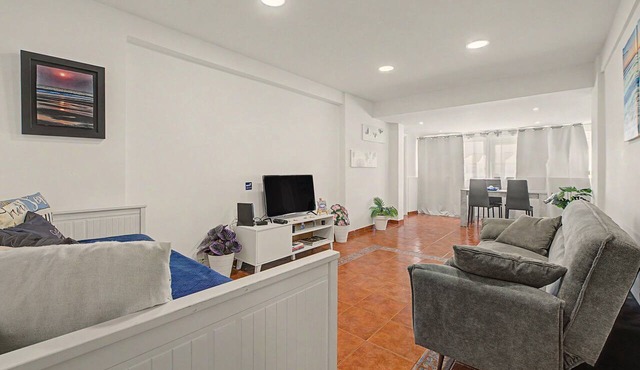 Costa de Caparica Apartment, Portugal – 2 Bedrooms Near Beach and Center in Costa da Caparica