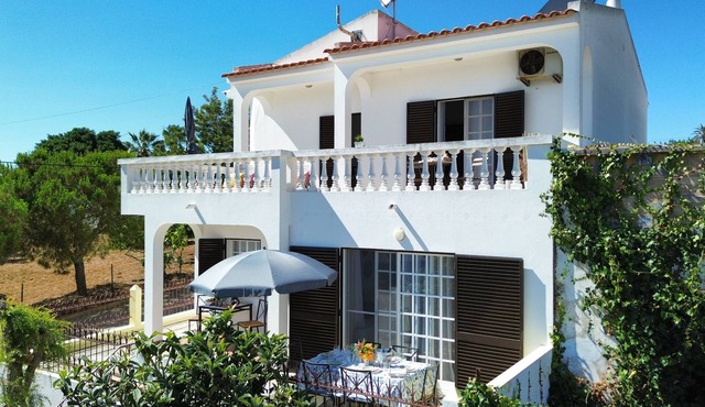 Country house, 5 min from the beach, stylish, comfortable, spacious and private