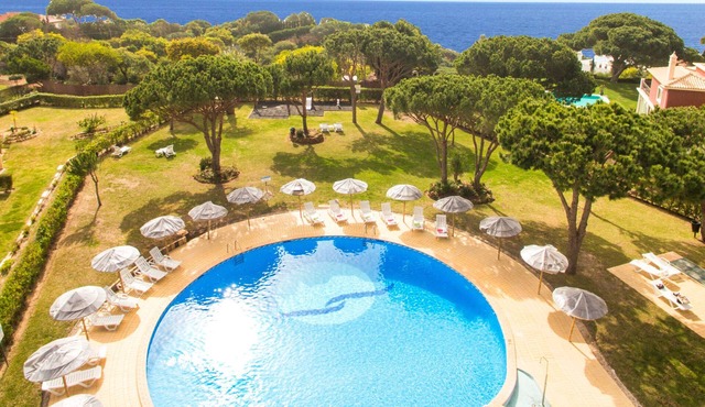 Cozy Apartment w/Pool in Albufeira