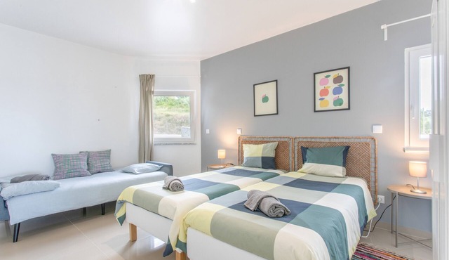 Diamond Room with Shared Pool, Terrace and Wi-Fi