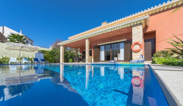 Discounted Modern 4 bedroom villa with private pool in S. B Messines