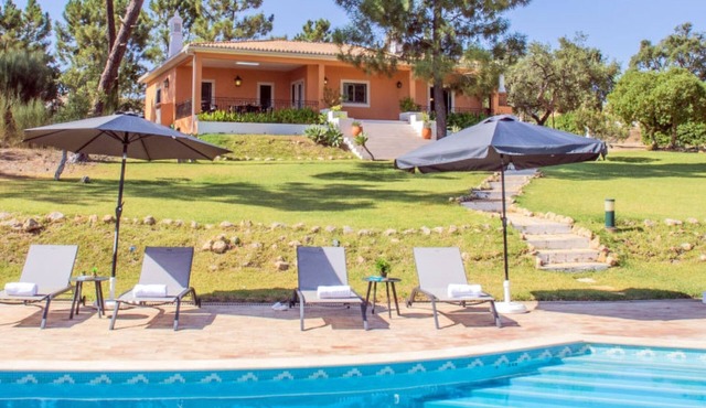 Do Pinhal by Interhome in Pêra
