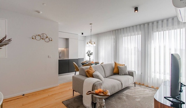 Downtown Bliss w/AC by LovelyStay in Porto