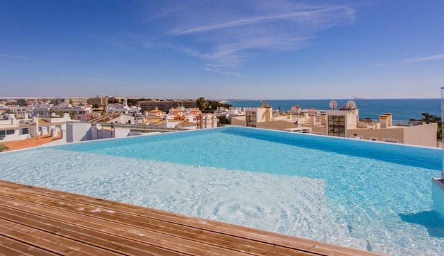 Dream Apartment W/Pool & Balcony by LovelyStay in Olhos de Água