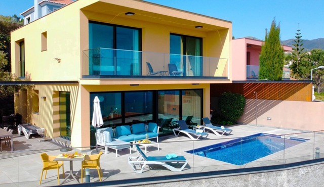 Eden Sun - Luxury Villa w/ocean View by LovelyStay in Prazeres