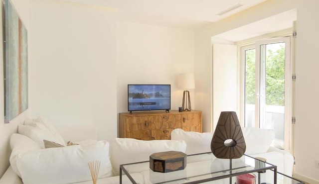 Eduardo vii park great bright apt with ac elevator