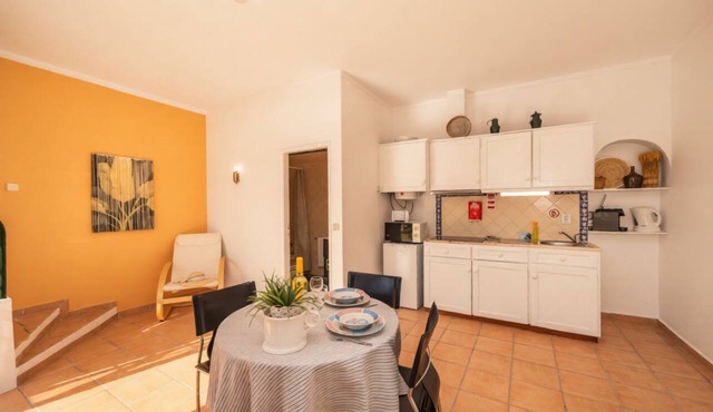 Enjoy relaxed Algarve living in Fuseta with a shared pool and garden views. in Fuseta