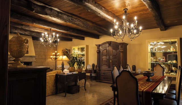 Estrepão House