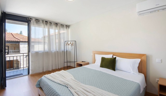 Family Room 8 with Private Bathroom, Wi-Fi, and Air Conditioning in Rossas