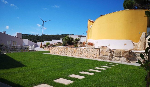 Feather House Winery in São Bartolomeu de Galegos