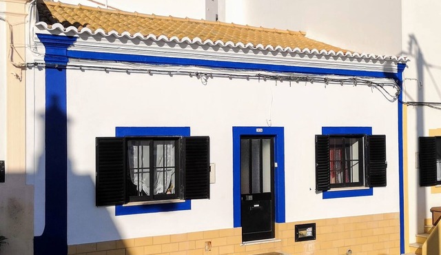 Fisherman's house with roof terrace in the village center