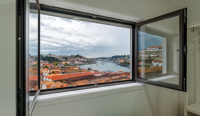 Gaia23 · Lovely 2-bed w/Parking Amazing View