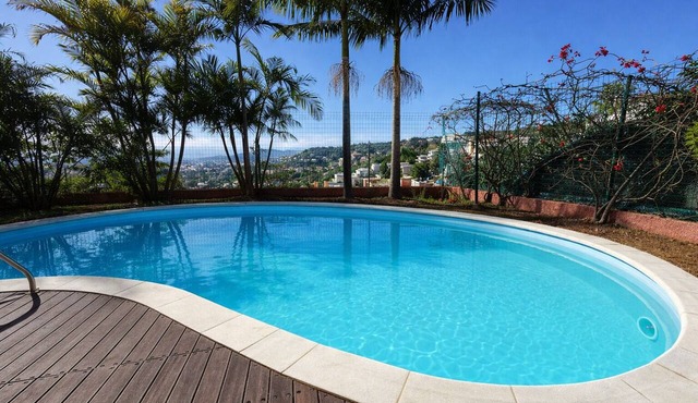 Get Unforgettable Experience Private Atlantic View Pool Jacuzzi Madeira Garden in Funchal