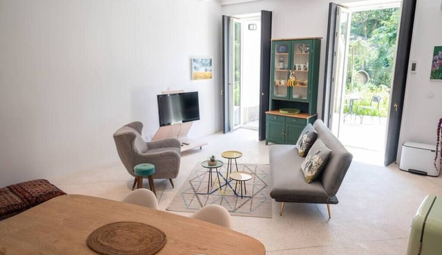 GRACY PORTO - Charming apartment with terrace and garden located at Praça da Republica in Porto
