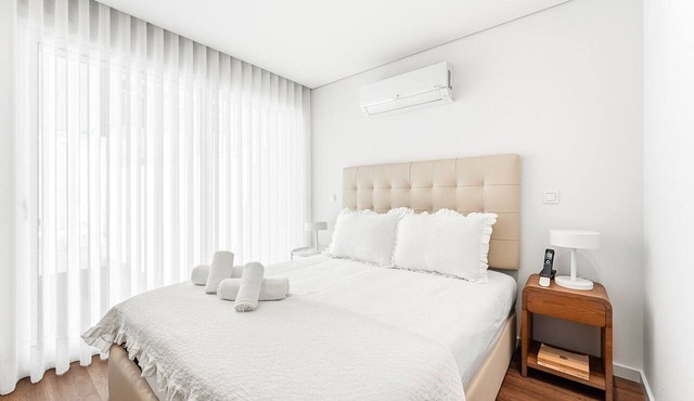 GuestReady-Modern Retreat with Private Balcony in Guimarães
