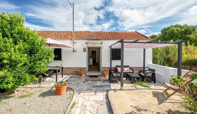 GuestReady - Quaint house with Patio in Sintra