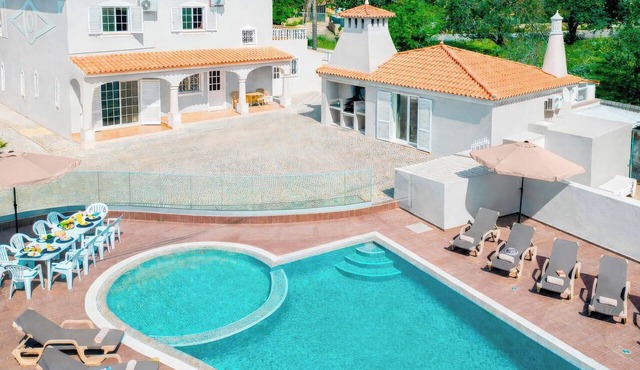 Heatable Pool & BBQ Villa Near Albufeira Center in Albufeira