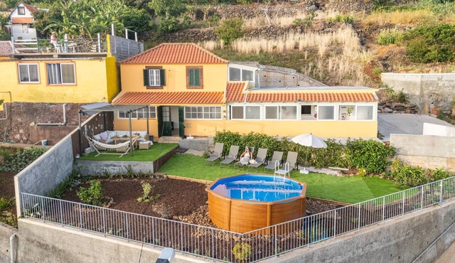 Hibiscus House by YOUR KEY