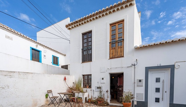 Holiday Home "Casa da Praia 2" with Sea View, Terrace & Wi-Fi