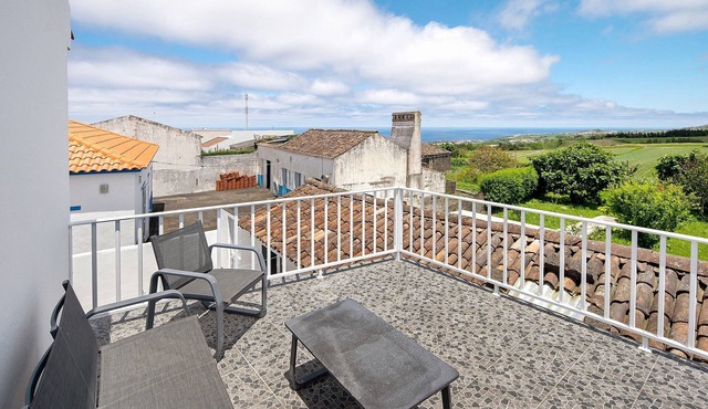 Holiday Home 'Casa Do Pacheco' with Sea View, Wi-Fi and Air Conditioning