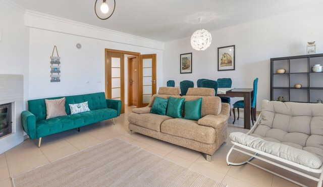 Holiday Home 'Ocean Villa Ericeira' with Sea View, Private Terrace and Wi-Fi in Ericeira