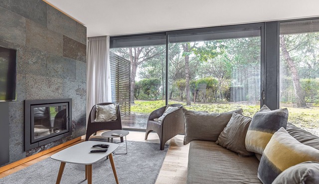 Holiday Home 'Summer Villa' with Private Terrace, Wi-Fi and Air Conditioning