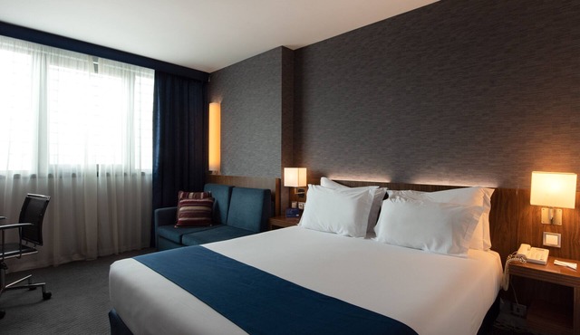 Holiday Inn Express Lisbon Airport by IHG in Loures