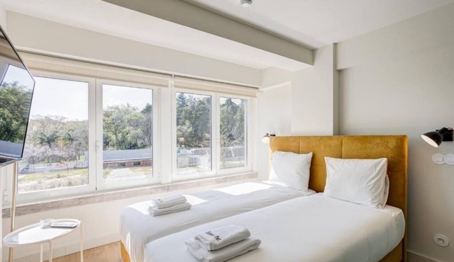Home Out Marquês Suites