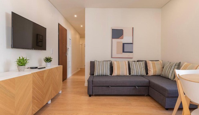 Homely 2BDR Apartment with Terrace by LovelyStay