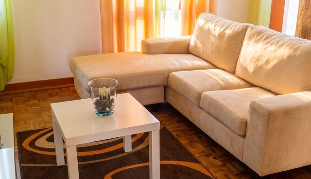 Homerez - Apartment in Seia with parking.