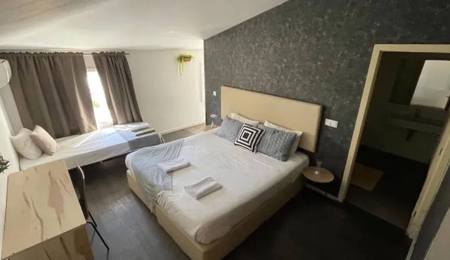 Homerez - Charming Studio in Porto 35 m² with Balcony