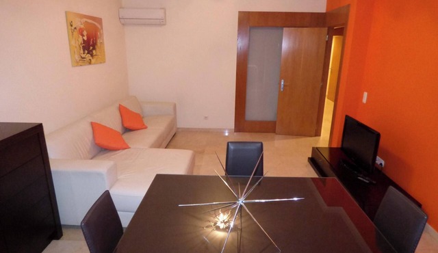 Homerez - Spacious Apartment Portimão with Balcony