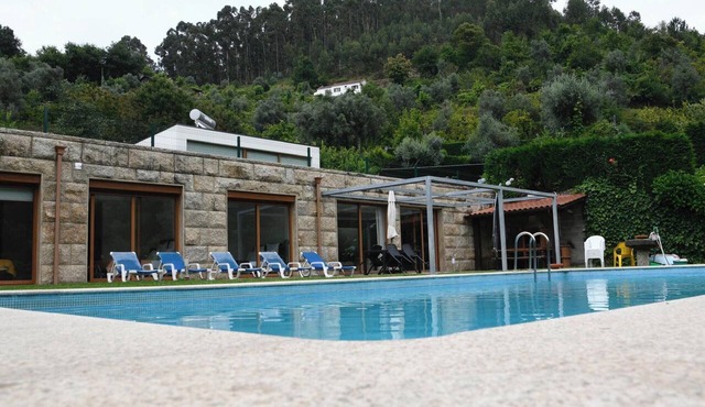 Homerez - "Villa in Caniçada"
