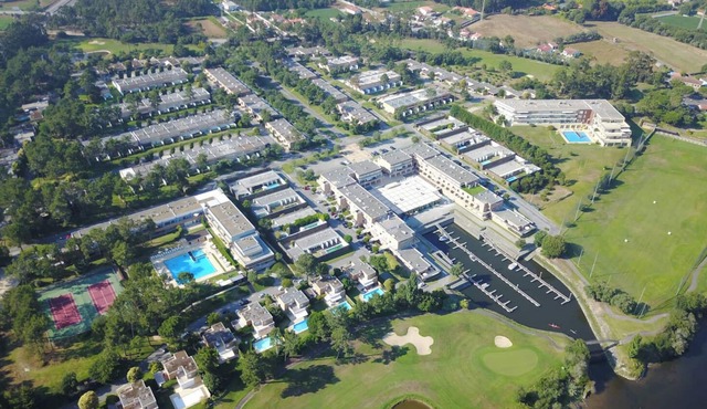 House with Swimming Pool, Tennis, Golf & Nature