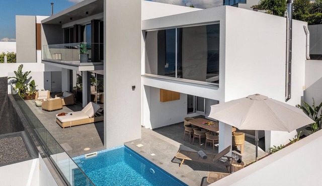 Infinito Azul – 3-Bedroom Villa with Pool and BBQ in Funchal