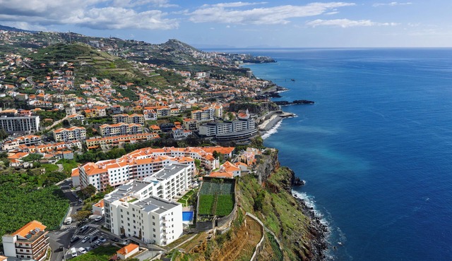 Isabel Place in Câmara de Lobos
