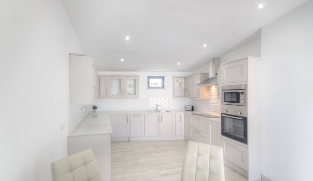 JULY SPECIAL OFFER Modern 2 bedroomed portuguese house