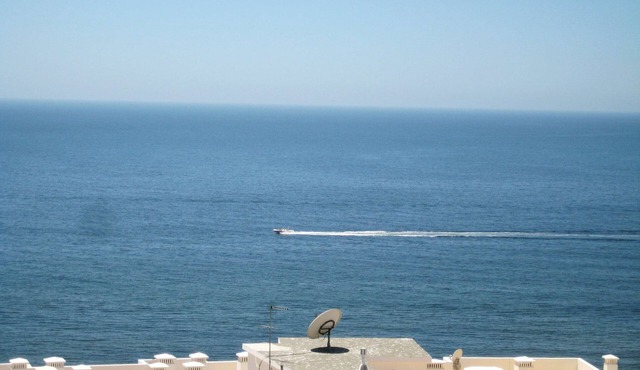 Just a few meters from the beach and the pedestrian promenade, Wi-Fi, air conditioning in Armacao de Pera
