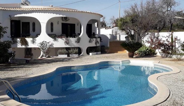 Large villa 10 km from the beaches in Ferreiras