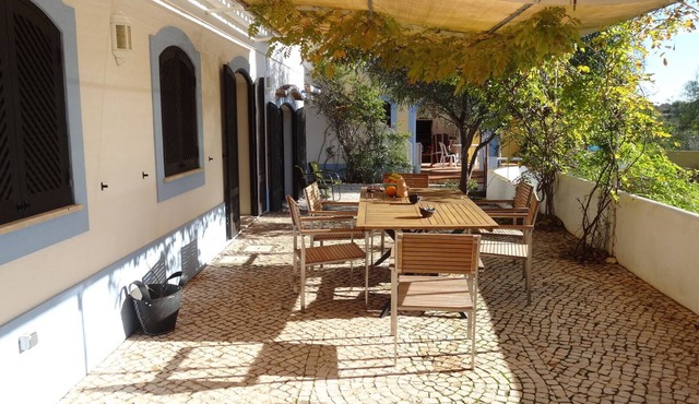 Last minute! Charming Villa, exotic and peaceful Garden, very private + airco in Silves