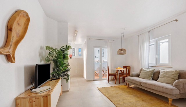 Lemon House – Cozy Home Near the Beach and City Center